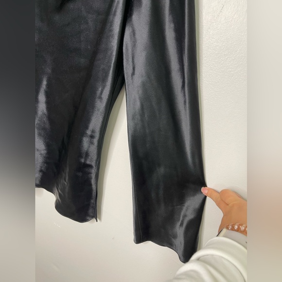 Ellen Tracy Black Satin Cowl Neck Elegant Bell Sleeves Tunic Blouse Festive 22 - Picture 7 of 12